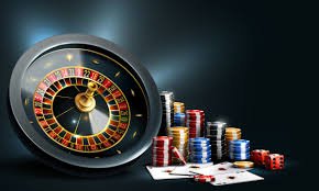 Pemain supergacor77 merayakan kemenangan jackpot slot dengan multiplikator besar di layar smartphone
